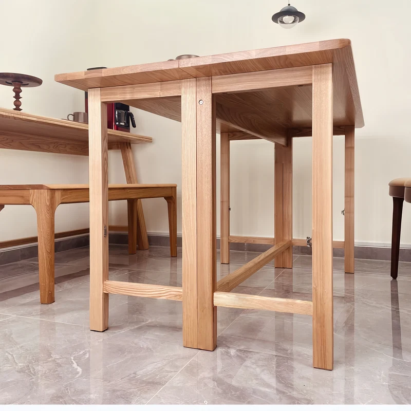 Klappbarer Esstisch aus Massivholz mit klappbarer Tischplatte und klappbaren Beinen