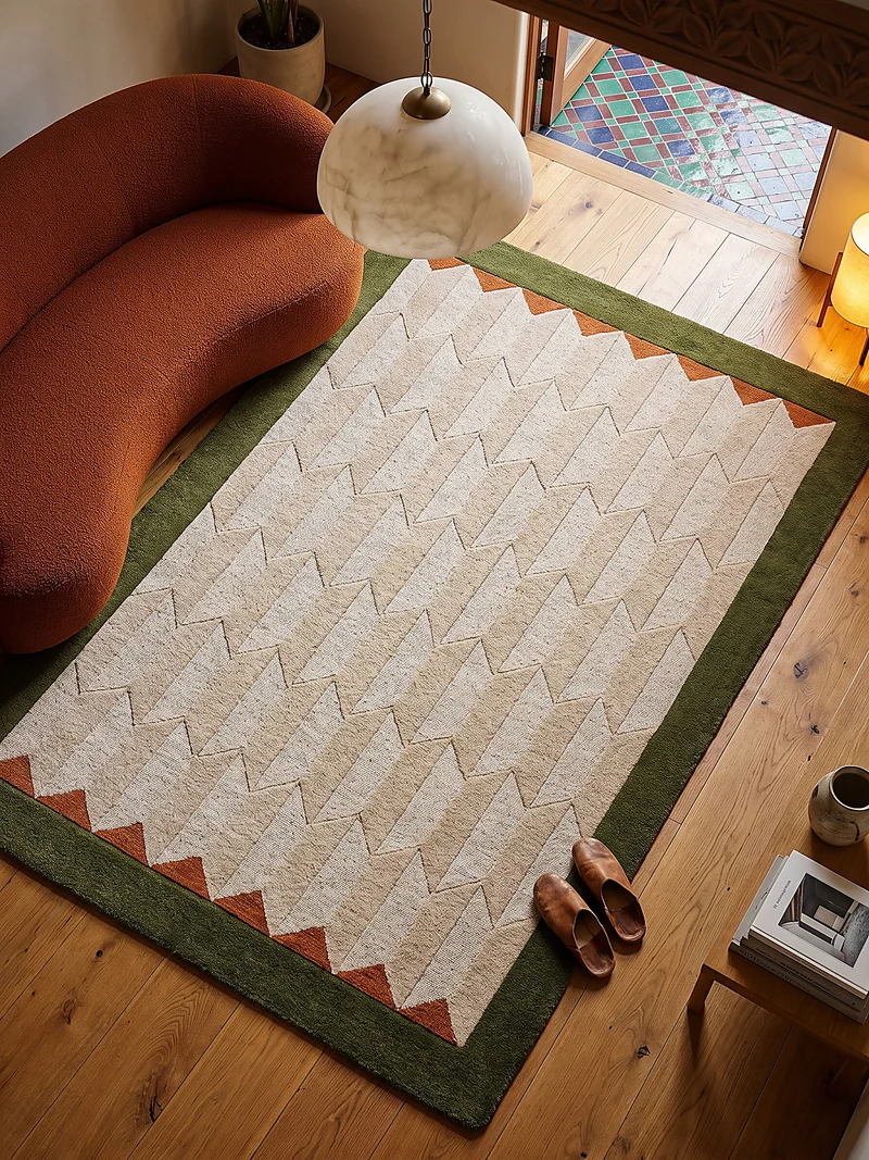 Kurzflor-Wollteppich Wabenmuster · handgetuftet · 5 mm Flor, 3.250 g/m²
