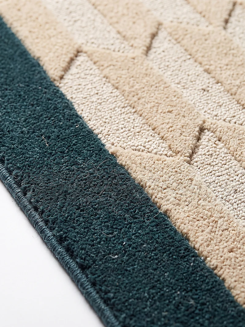 Kurzflor-Wollteppich Wabenmuster · handgetuftet · 5 mm Flor, 3.250 g/m²