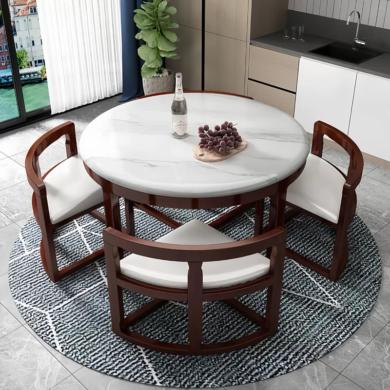 Rundes Essgruppen-Set aus Massivholz mit 4 Stühlen, bestehend aus einem Tisch und einem Satztisch.