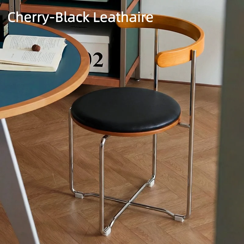 Kreativer Klappstuhl aus Holz
