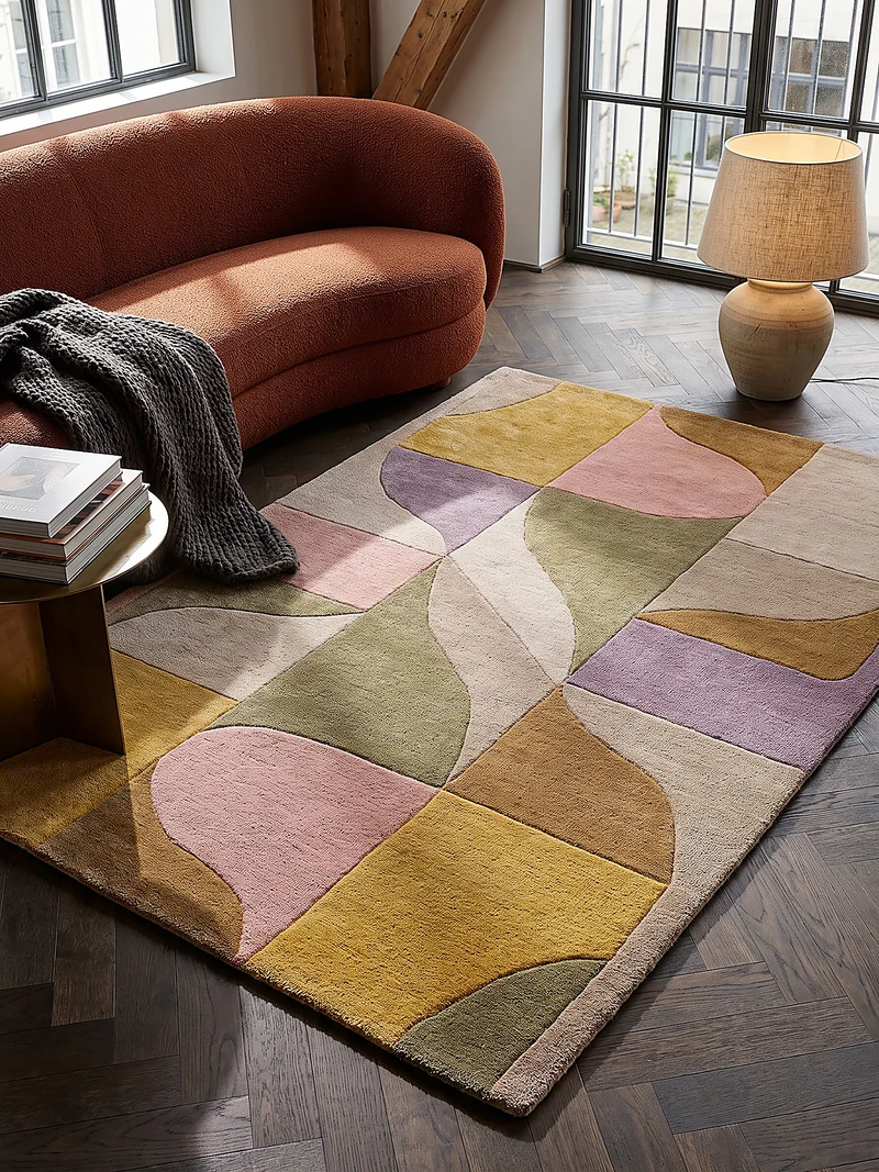 Kurzflor-Teppich Bogen-Raster · 100 % Viskose, handgetuftet · 4.500 g/m²