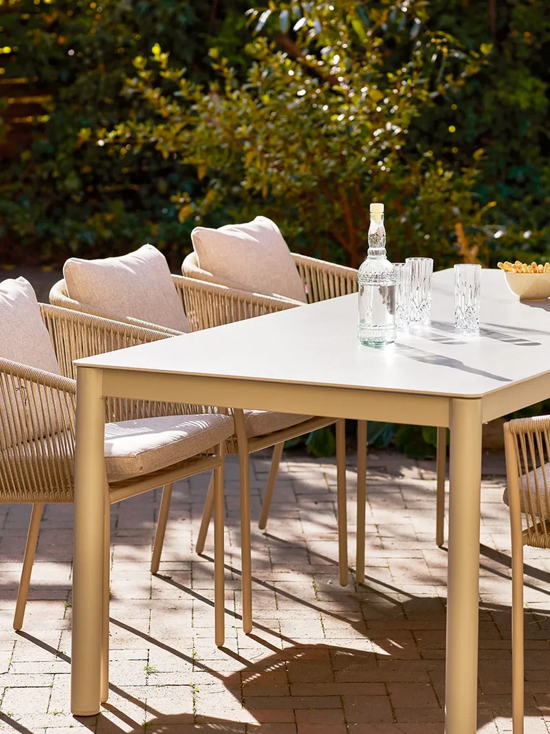 Alcudia Esstisch Aluminium/Keramik, sand