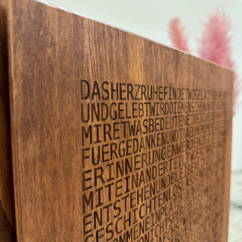 Thomas Klotz Upcycling Kommode Schrank Typografie Kiefer Massiv Unikat