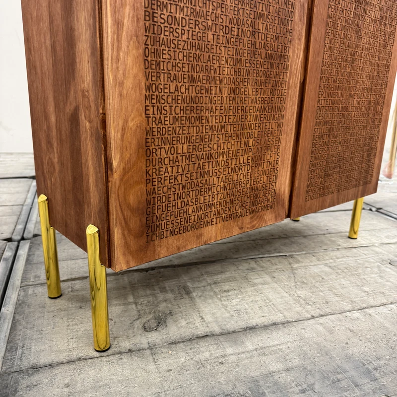 Thomas Klotz Upcycling Kommode Schrank Typografie Kiefer Massiv Unikat
