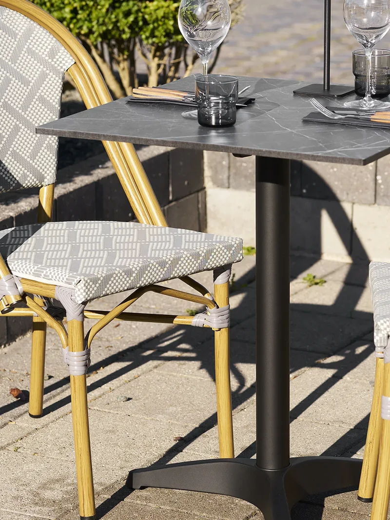 Bistrotisch Marmor-Optik, dunkelgrau, schwarze Beine, Aluminium