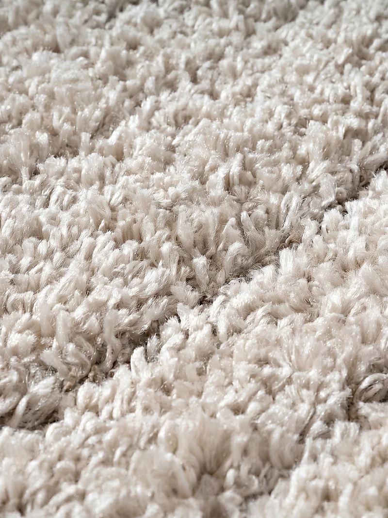 Hochflor-Teppich subtile horizontale Streifen - Polypropylen, 31 mm Gesamthöhe
