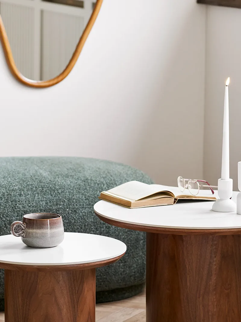 Noli Couchtisch Tischplatte aus Keramik/Eschenfurnier, weiß Marmor-Optik/dunkelbraun