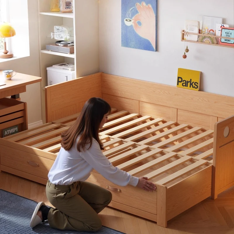 Ausziehbares Schlafsofa POLKA aus Massivholz mit darunterliegenden Schubladen