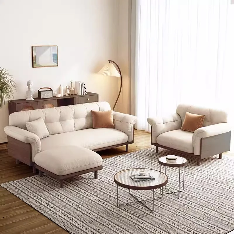 Gepolstertes Sofa aus Baumwollleinen im Japandi-Stil