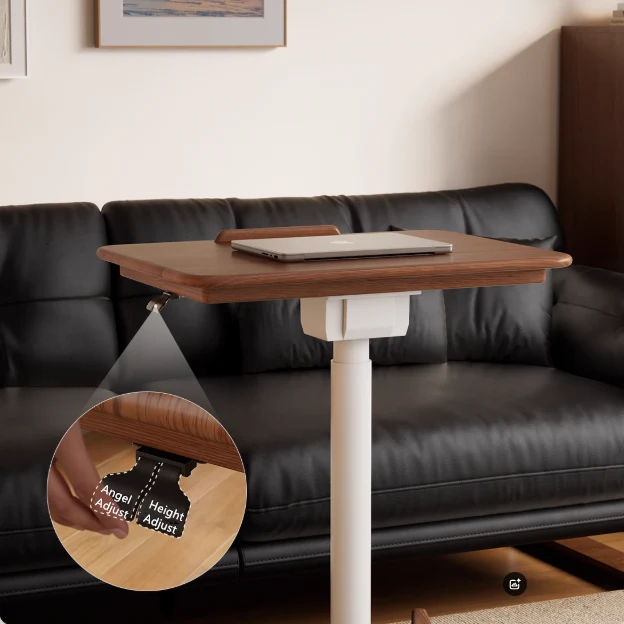 Anhebbarer und verstellbarer Laptop-Schreibtisch aus Massivholz mit Universalrädern
