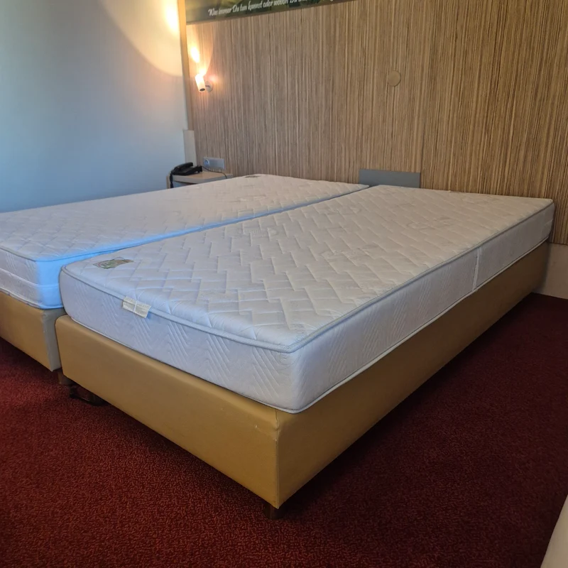 FBF Boxspringbett 90 × 200 cm mit Matratze – Creme