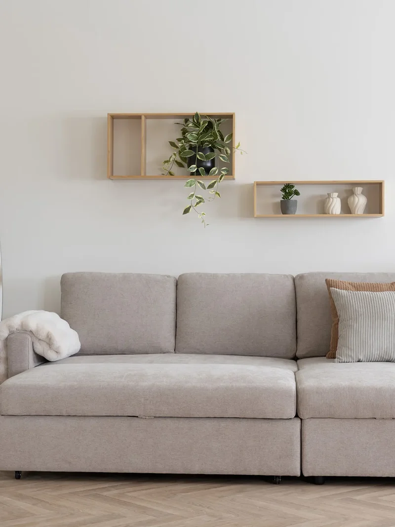 Belfast Schlafsofa mit Récamiere, dunkles Sand, Beine natur