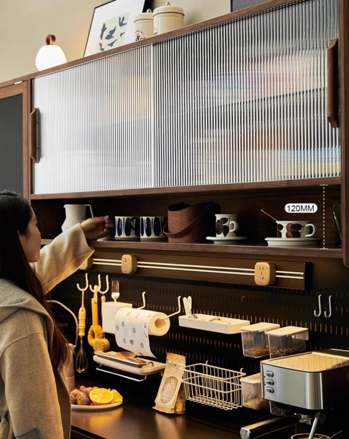 Sideboard-Schrank aus nordamerikanischem Walnussholz