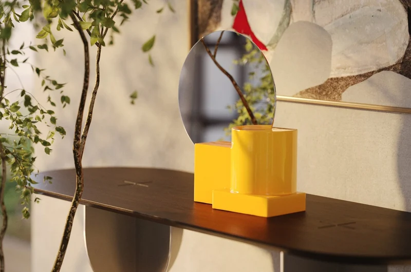 Casa Padrino Luxus Wandspiegel Gelb 35,5 x 12,5 x H. 38,5 cm - Kleiner Tisch- und Wandspiegel mit Steingut Rahmen im Poppy Yellow Finish - Luxus Deko Accessoires