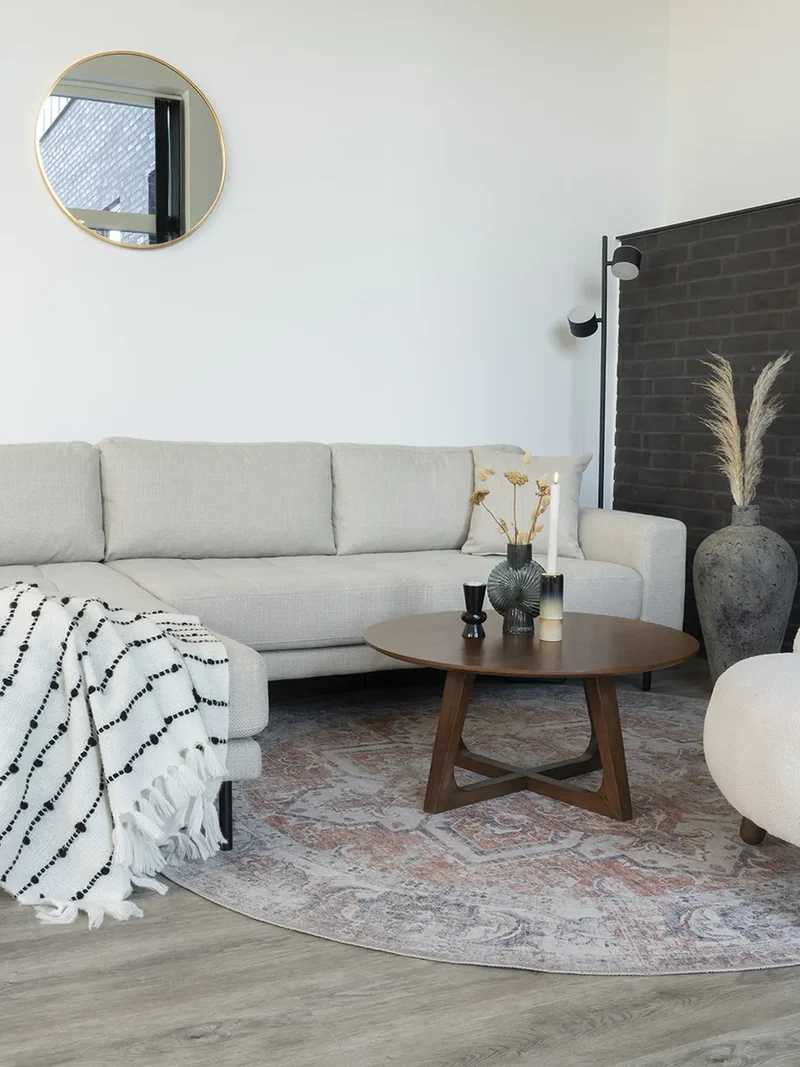 Savona Loungesessel Kunstfell, weiß, Beine in Nussbaum-Optik