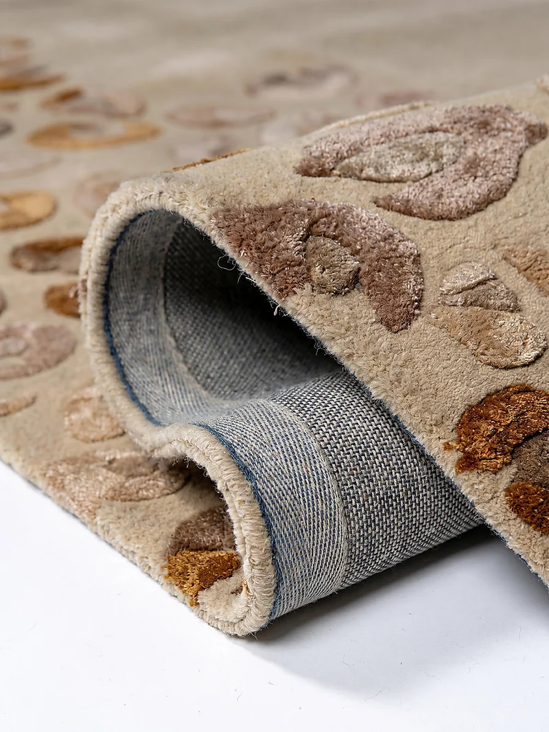 Designteppich Leopard-Print Border · Woll-Viskose-Mix · Cremeweiß · 7 mm Hand-Tufted