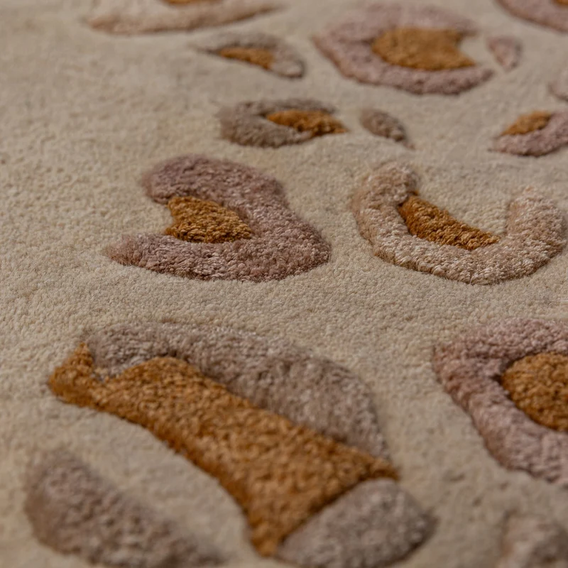 Designteppich Leopard-Print Border · Woll-Viskose-Mix · Cremeweiß · 7 mm Hand-Tufted