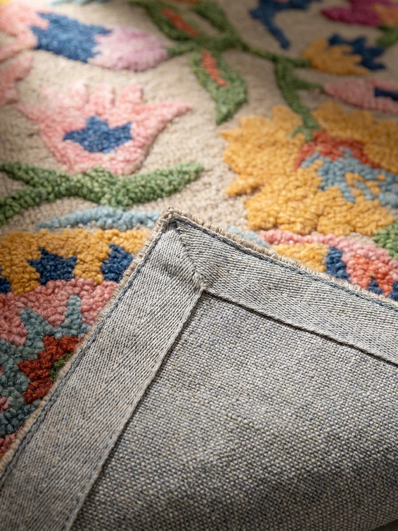 Wollteppich Boho Floral · 100 % Wolle · Hand-Tufted · Multi-Color auf Beige · 8 mm