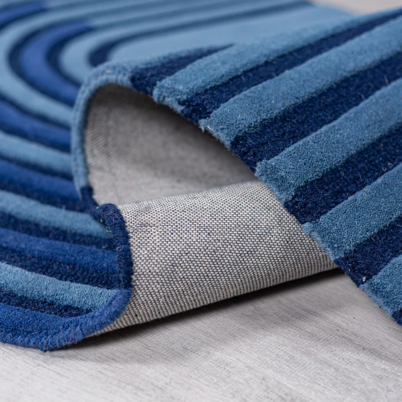 Teppich handgetuftet aus Wolle mit geometrischem S-förmigem Design und Hoch-Niedrig Flor