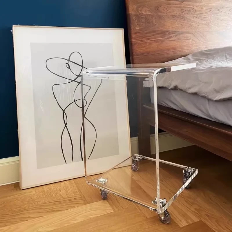 C-förmiger Acryl-Akzenttisch mit Rollen