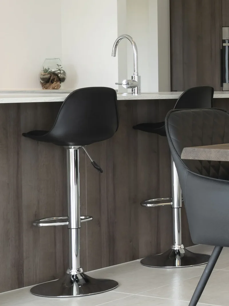 Trondheim Barhocker PU, schwarz, Chrombeine
