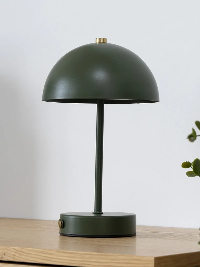 Holt LED-Tischleuchte grün/Messing, aufladbar