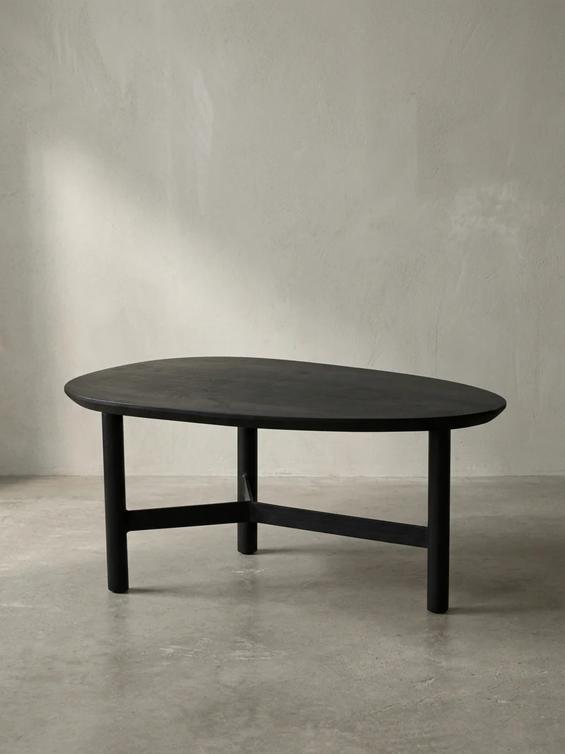Couchtisch Mango Massivholz in Schwarz, Nierenform, 86x50x37 cm