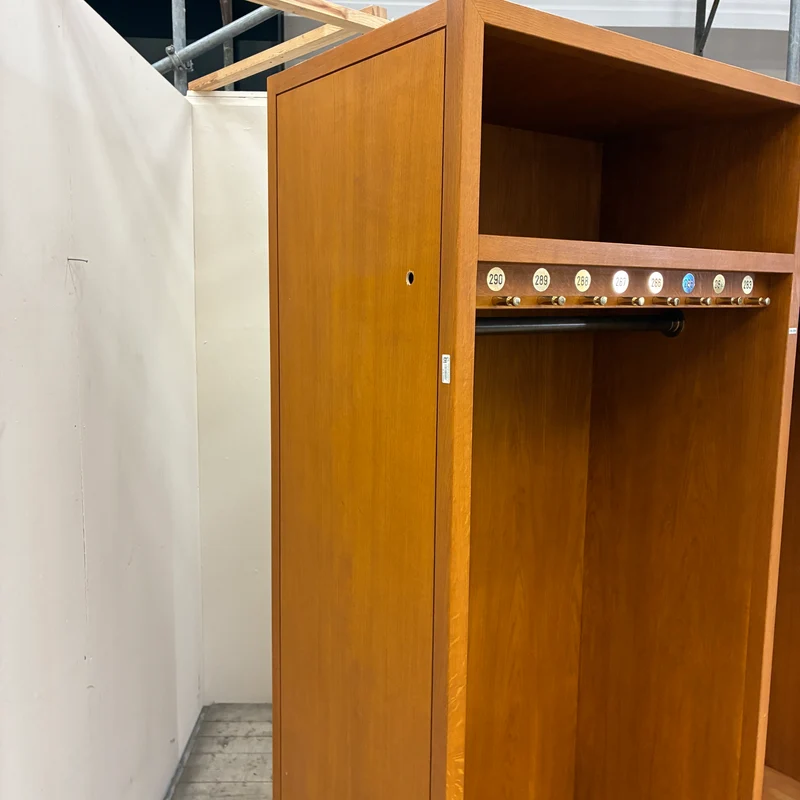 Offener Garderobenschrank Garderobenanlage Eiche Mit Nummern Schrank Gebraucht