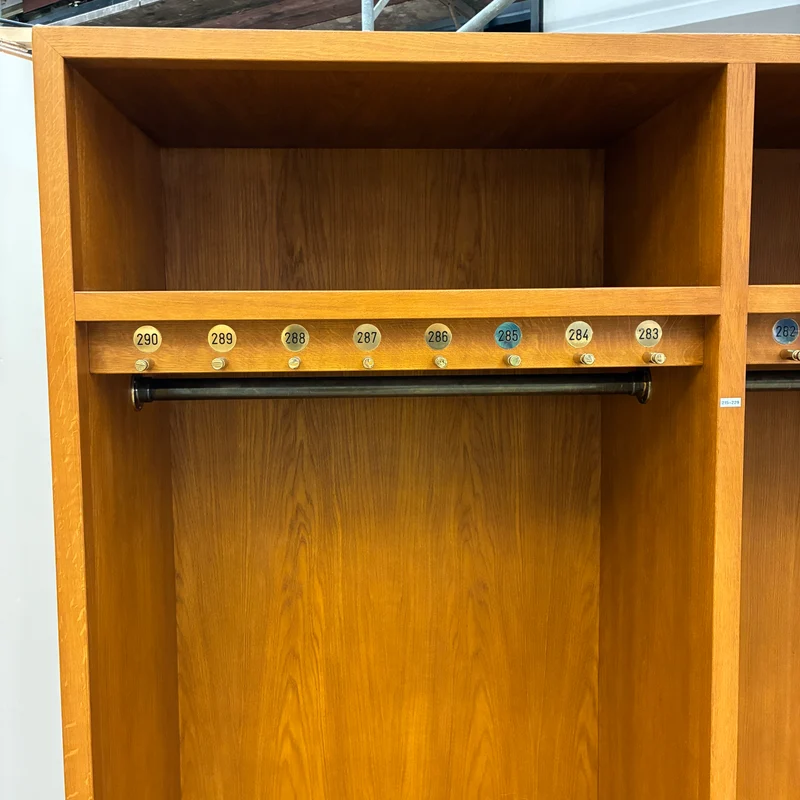 Offener Garderobenschrank Garderobenanlage Eiche Mit Nummern Schrank Gebraucht