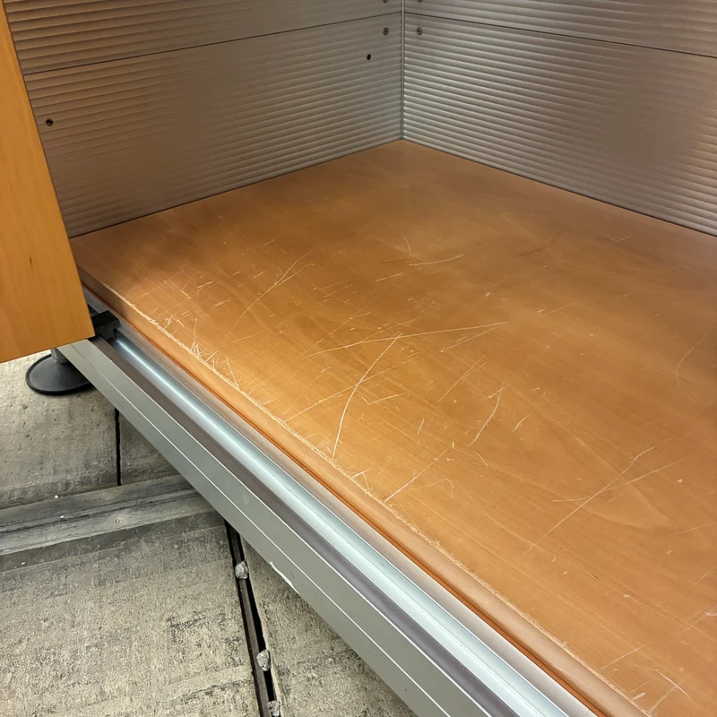 Vitra Spatio Sideboard mit Flügeltüren Büromöbel Holz Metall Sideboard Gebraucht