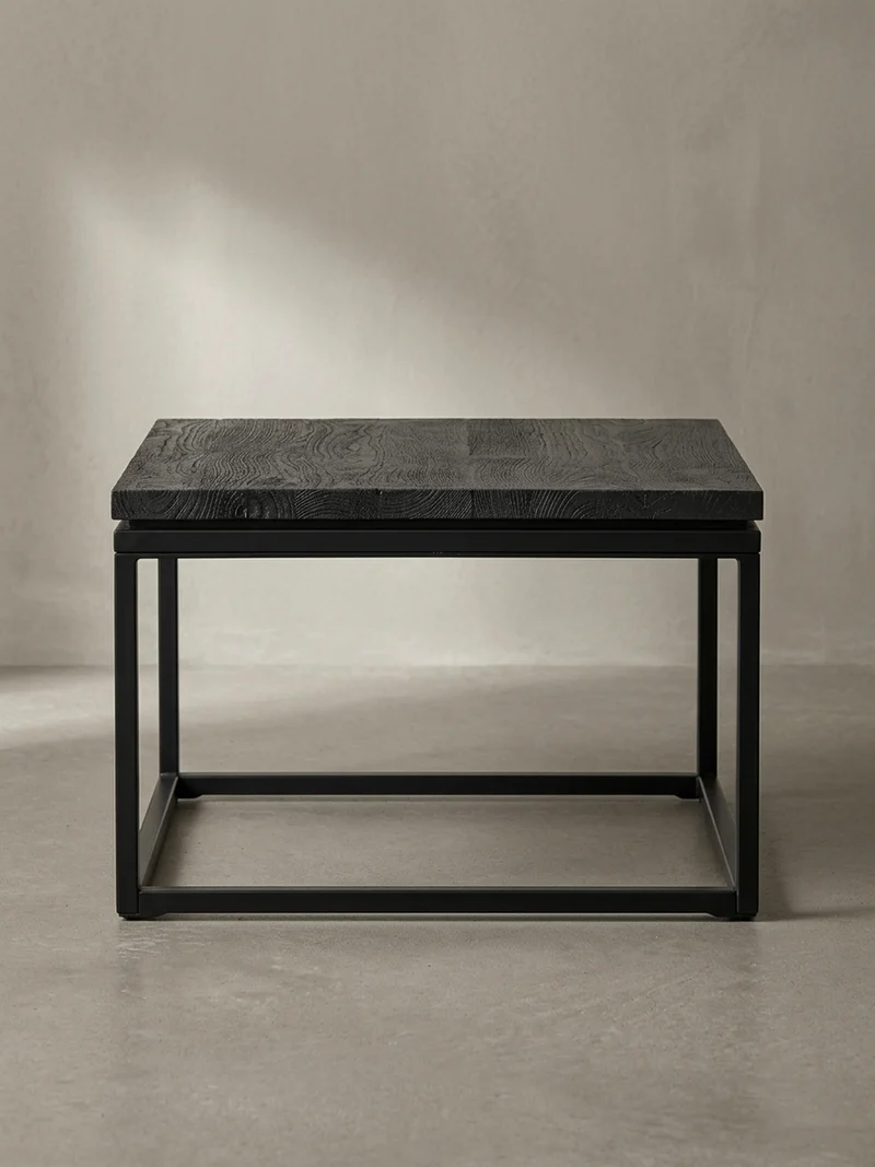 Couchtisch aus Mango Massivholz und Metall, Quadratisch, Natürliche Holzmaserung, Moderner Stil
