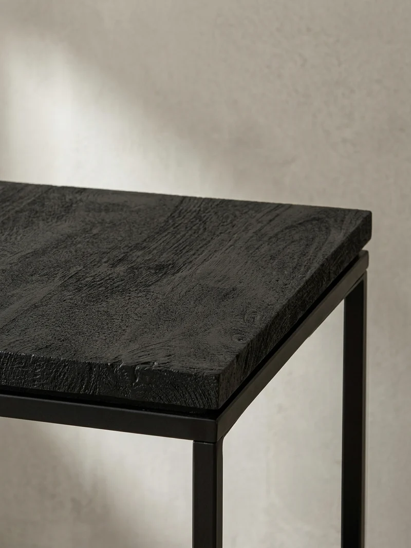 Couchtisch aus Mango Massivholz und Metall, Quadratisch, Natürliche Holzmaserung, Moderner Stil