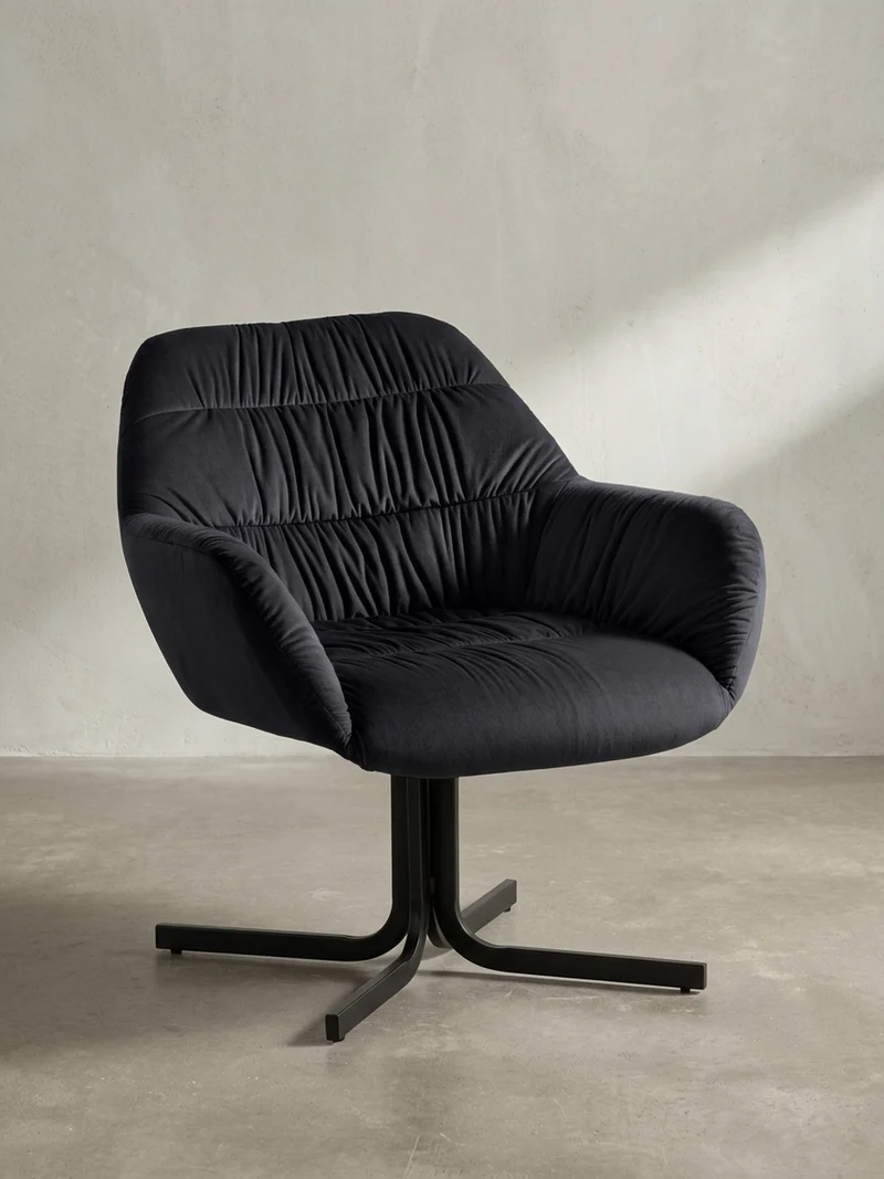 Loungesessel Samt mit Armlehnen und Metallgestell, gepolsterter Schalensitz, Beige 64x68x74 cm
