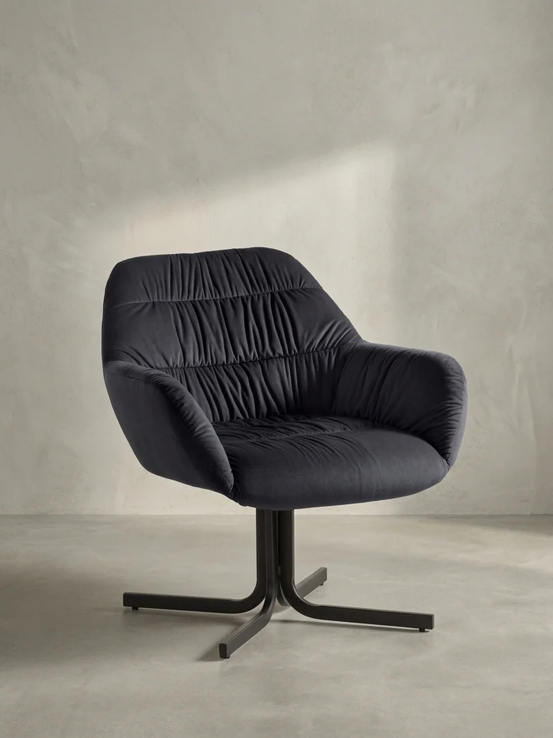 Loungesessel Samt mit Armlehnen und Metallgestell, gepolsterter Schalensitz, Beige 64x68x74 cm