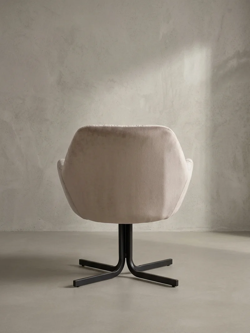 Loungesessel Samt mit Armlehnen und Metallgestell, gepolsterter Schalensitz, Beige 64x68x74 cm