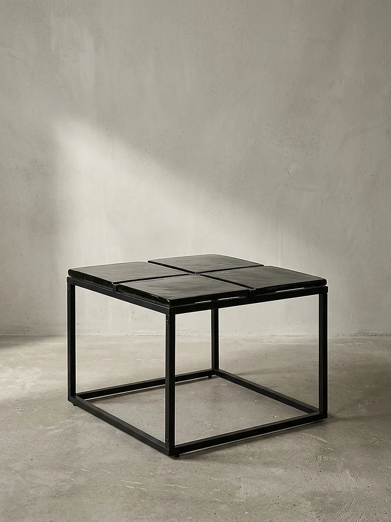 Couchtisch Quadratisch in Schwarz aus Glas und Metall, 58x58x43.5 cm
