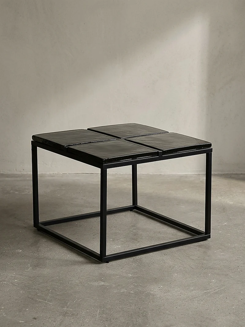 Couchtisch Quadratisch in Schwarz aus Glas und Metall, 58x58x43.5 cm