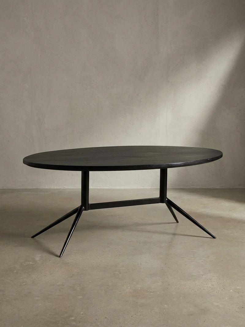 Couchtisch Oval in Schwarz aus Mango Massivholz und Metall, 90x50x35 cm mit natürlicher Holzmaserung