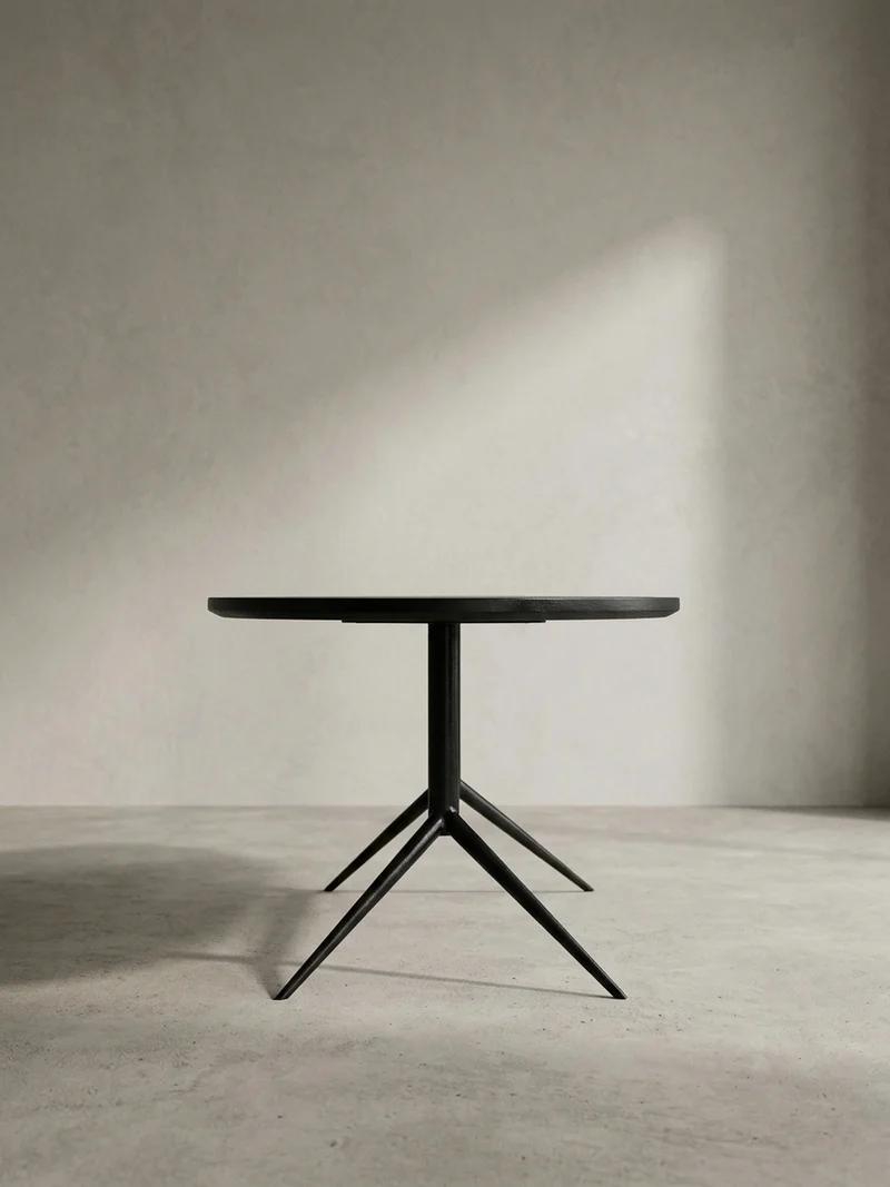Couchtisch Oval in Schwarz aus Mango Massivholz und Metall, 90x50x35 cm mit natürlicher Holzmaserung