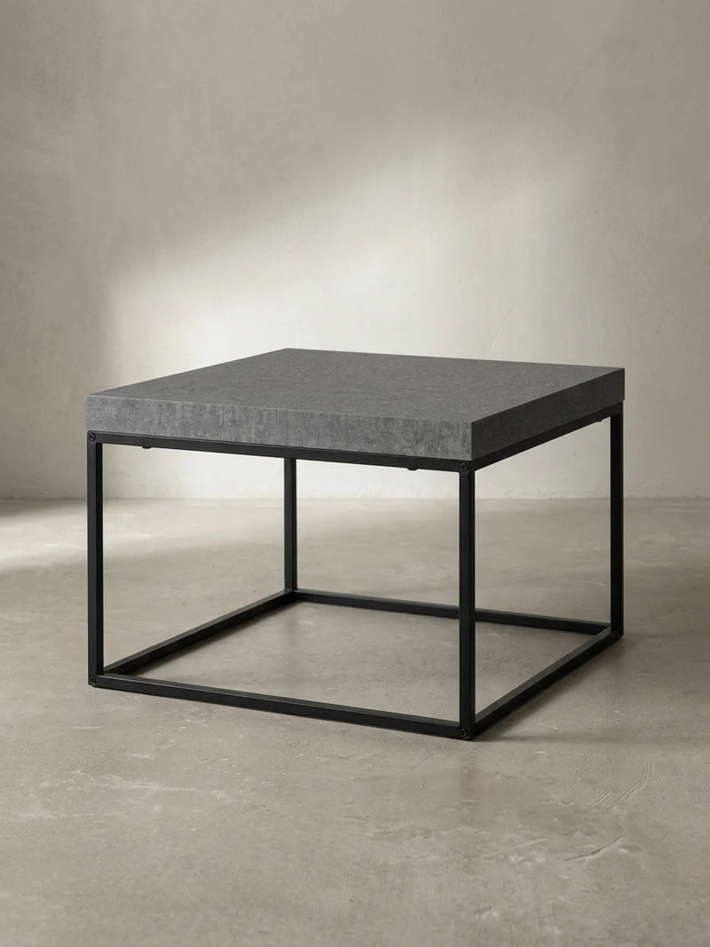 Couchtisch in Stein-Optik mit Metallbeinen im modernen Design