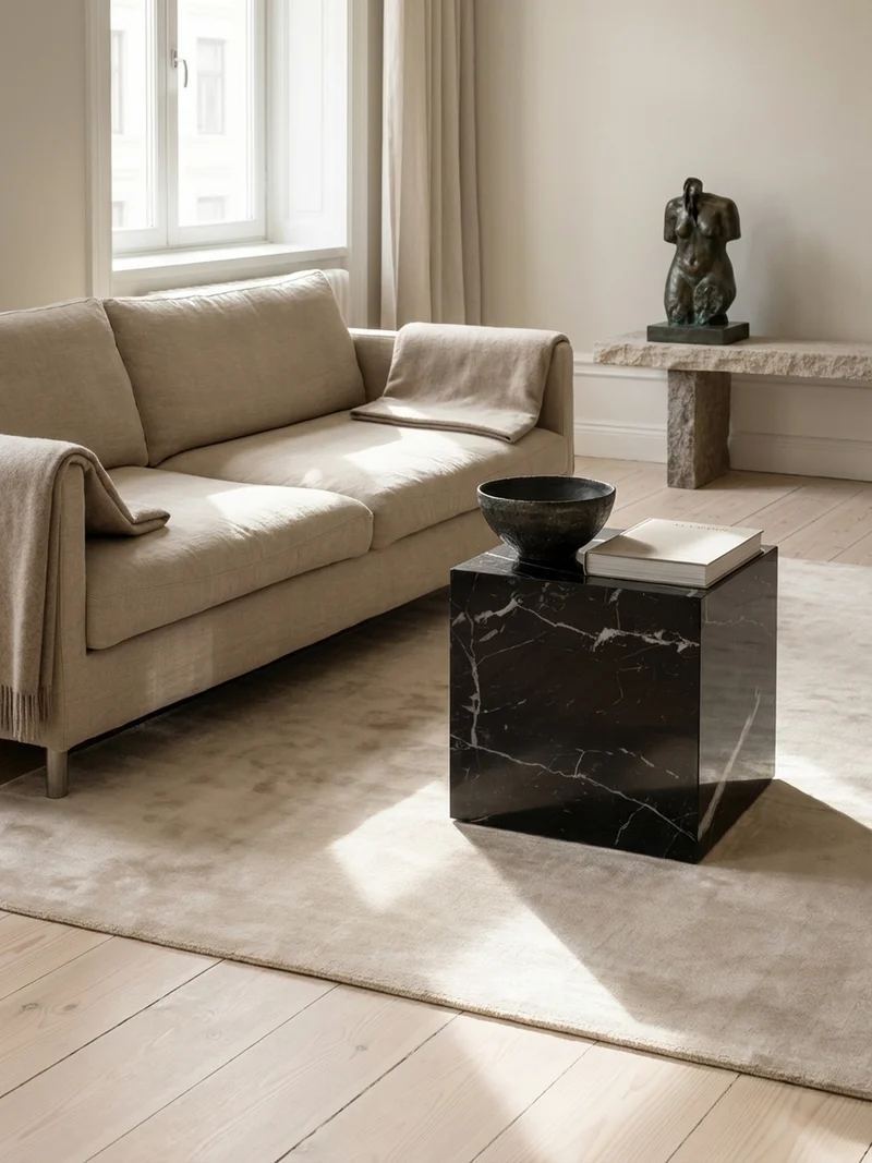 Couchtisch MONOBLOC in Hochglanz mit Marmor-Optik, Würfelform