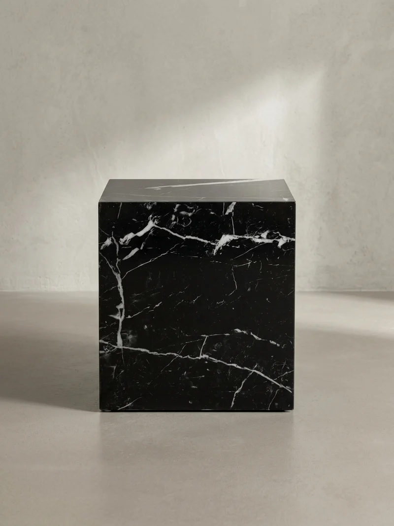 Couchtisch MONOBLOC in Hochglanz mit Marmor-Optik, Würfelform