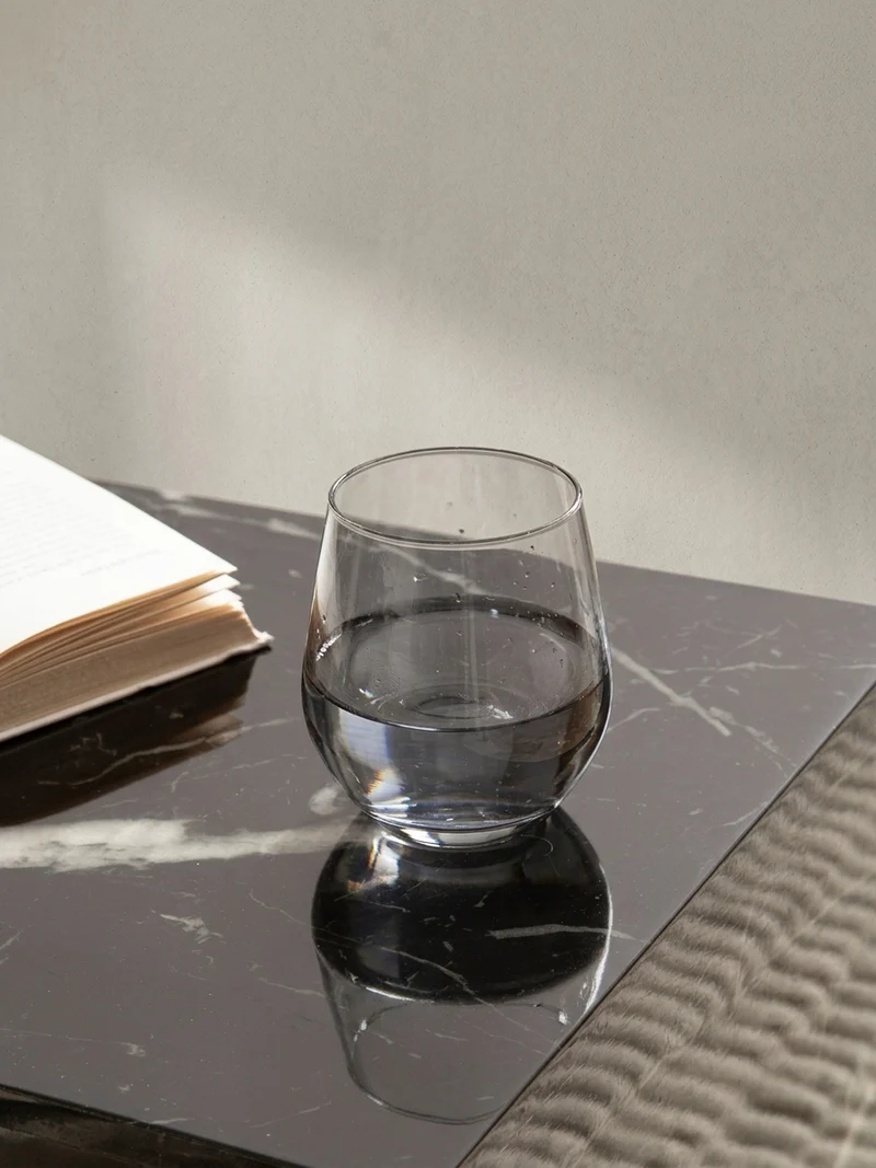 Couchtisch MONOBLOC in Hochglanz mit Marmor-Optik, Würfelform