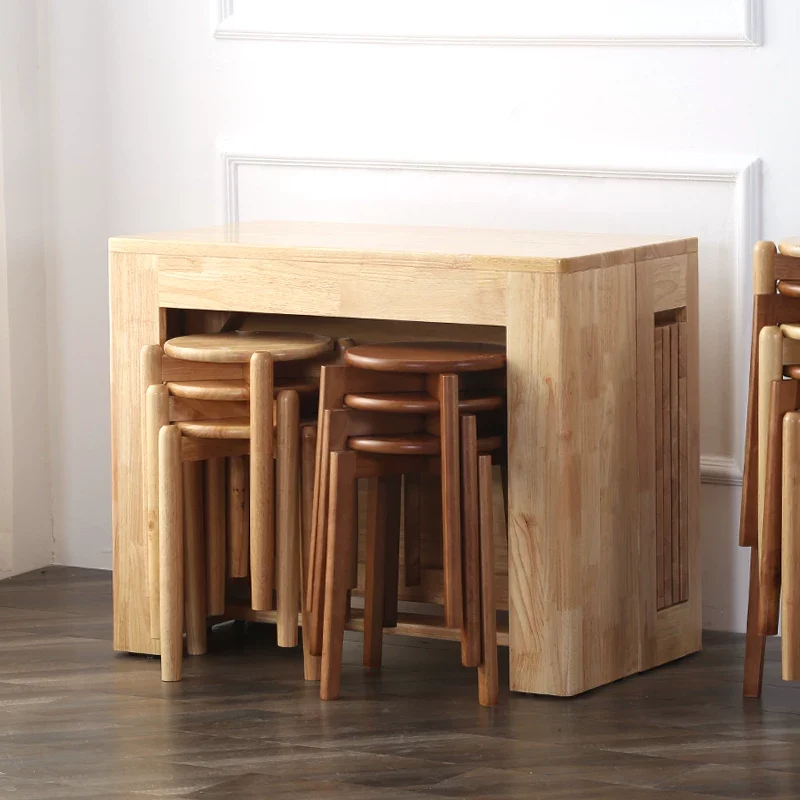 Platzsparender und ausziehbarer Tisch mit 4 Einlegeplatten