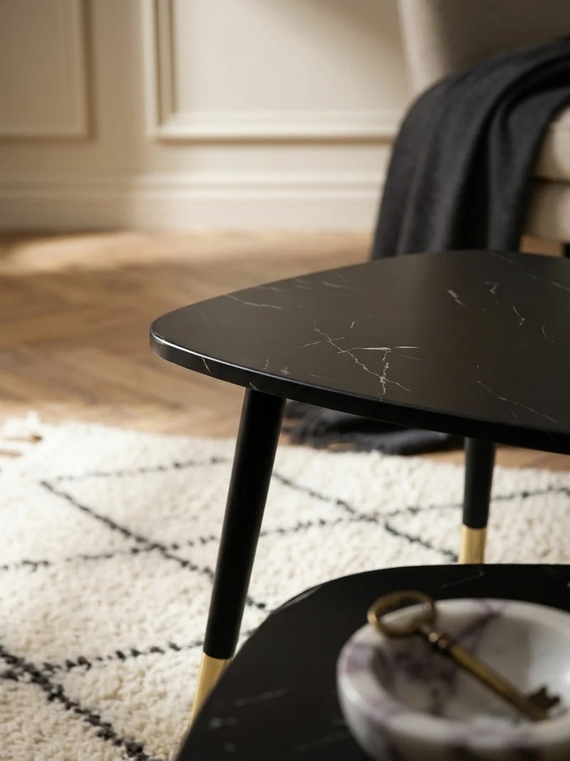Couchtisch mit Marmor Optik, Dreibein, Metall-Gestell, Dreieckig