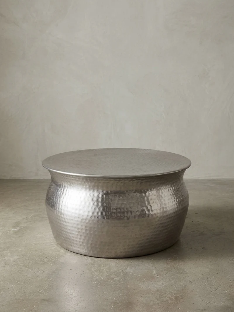 Couchtisch: Orientalisch, Hammerschlagstrukturen, Aluminium, Handgefertigt