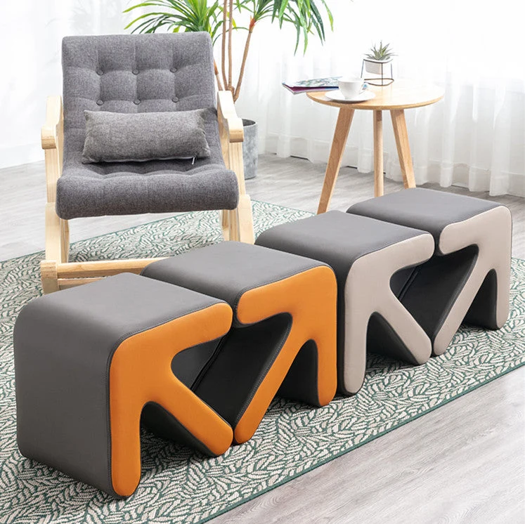 Leichter Luxus-Home-Fußhocker aus weichem PU-Kunstleder im Pfeil-Stil