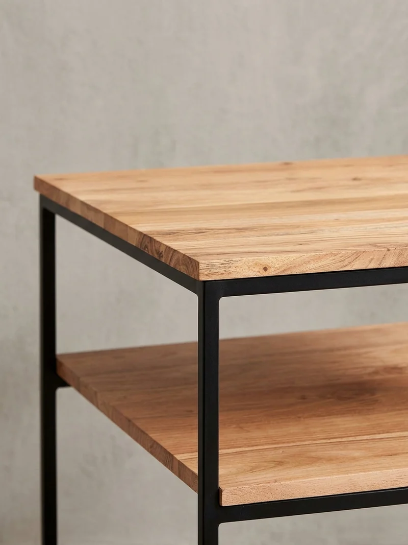 Couchtisch Industrial, Akazienholz mit Metallbeinen, platzsparend, handgefertigt, zwei Ablageflächen