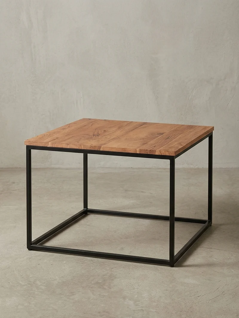 Couchtisch Industrial, Akazienholz mit Eisengestell, handgefertigt, robust und stabil